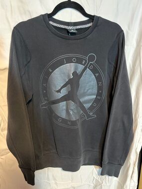 Jordan Men's Crewneck Sweatshirt in Charcoal with Jumpman Logo